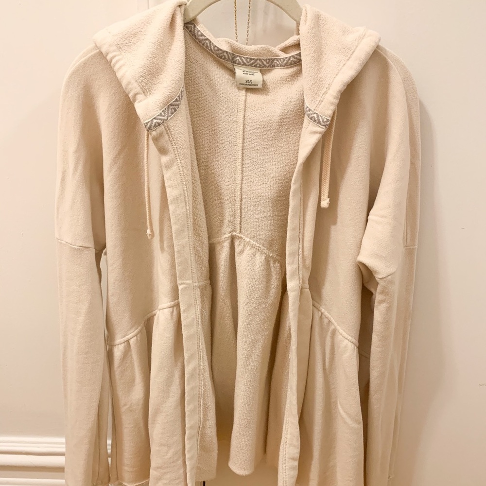 Cardigan - Picture 2 of 4